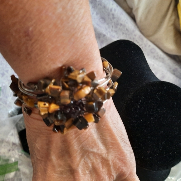 Handmade Stone Wired Women's Bracelet - Picture 9 of 13